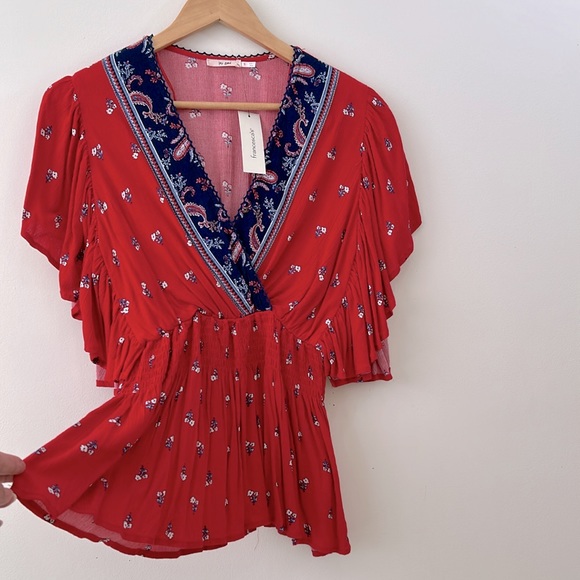 Francesca’s Collections Tops Womens Small Red V neck Blouse New - Picture 6 of 7
